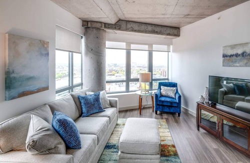 MIT Appartement | Grand Apt with Amenities-PKS-2113