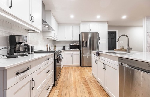 Lambton Shores Cottage | Grand Bend Bliss: Villa Nicole - Family-Friendly Beach Retreat