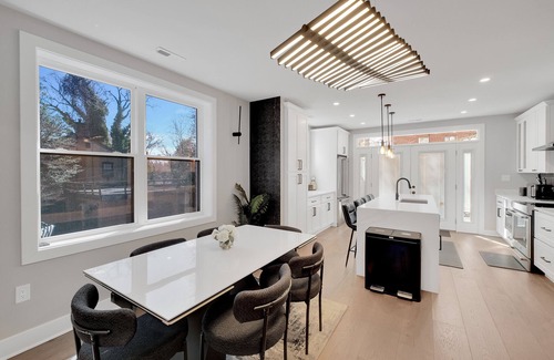 Washington Maison | Spacious 7BR+5BA Retreat: 15 mins to National Mall