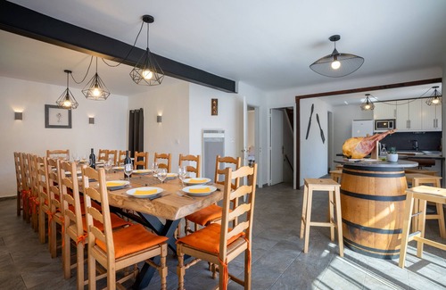 Saint-Lary-Soulan Chalet De Ski | Grand Chalet St-Lary centre 13 à 15 pers 06 37 07 78 76