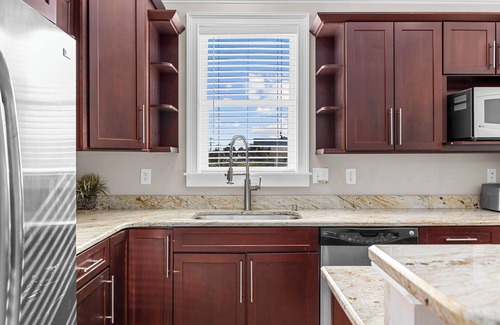 Murrells Inlet Maison | Grand Coastal Getaway – 7BR w/Pool & Beach Path, Perfect for Making Memories!