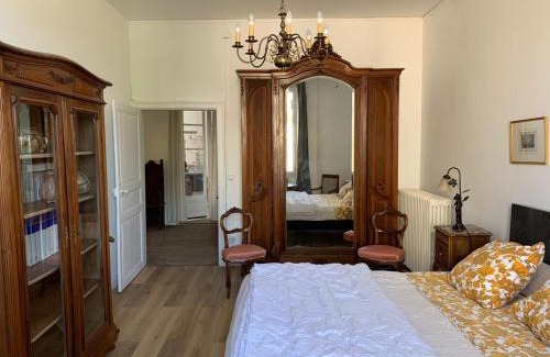 Neuilly Maison | Grand corps de ferme à la rue Messire Etienne 89113 Neuilly Valravillon