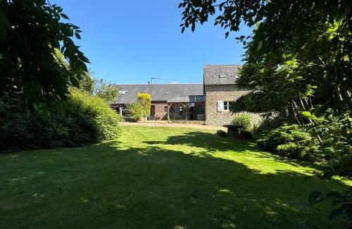 La Chapelle-Saint-Aubert Maison | Grand gîte la Maison d'Amélie