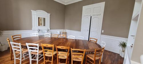 Septmonts Maison | Grand gîte 15 personnes, 9 chambres, 100km de Paris en Exclusivité