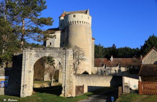 Betz-le-Chateau Maison | Grand gîte au château de Betz-le-Château