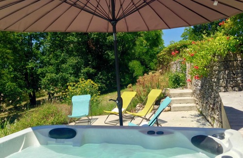 Lalbenque Maison | Grand Gîte de Charme dans le Lot - Jacuzzi, Piscine & Truffes - 12 - 14 pers.