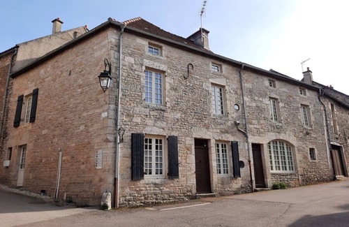 Flavigny-sur-Ozerain Maison | Grand Gîte de Caractère
