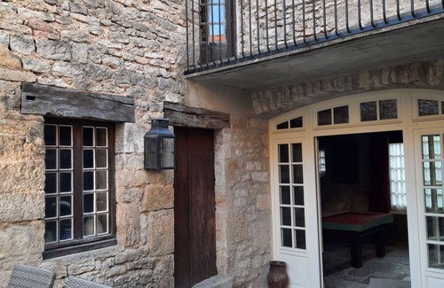 Flavigny-sur-Ozerain Maison | Grand Gîte de Caractère