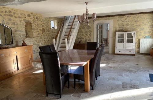 Chemire-le-Gaudin Maison | Grand gîte près du Mans avec piscine, cheminée et animaux - FR-1-410-217