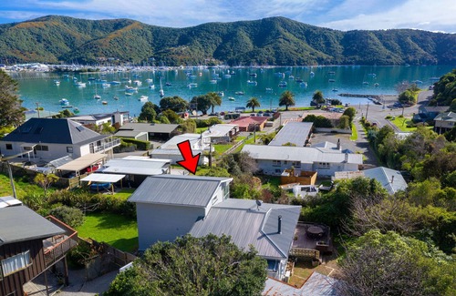 Waikawa Bay Maison | Grand Getaway