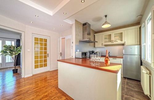 Vallieres Appartement | Grand gite proche centre-ville pour 24 personnes