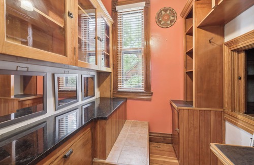 Whittier Maison | Beautiful 4 bed, 3 bath, heart of Denver, 2 blocks to City Park, free parking