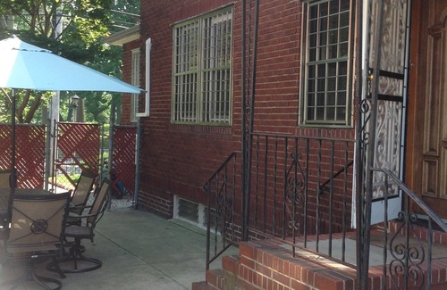 East Flushing Maison | Grand Home On Kissena Park à Flushing NYC