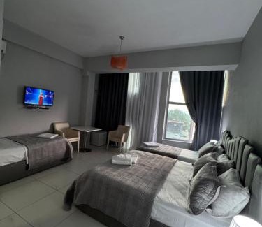 Qerek Hôtel | Grand Hotel Gjyshi