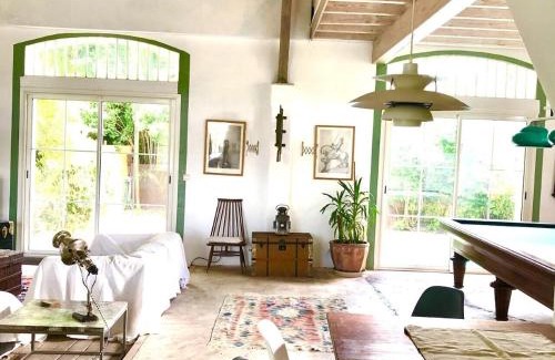 Pomas Maison | Grand loft avec piscine privée dans vielle gare