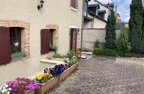 Aubigny-sur-Nere Appartement | Grand Loft Studio bien équipé a 2 minutes de centre ville