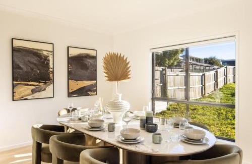 Sunnybank Maison | Grand Luxe Oasis Prime Location Balcony and Patio