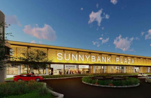 Sunnybank Maison | Grand Luxe Oasis Prime Location Balcony and Patio