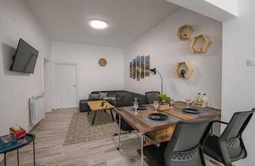 Sofia City Center Appartement | Grand Luxury Condo by NDK and National Stadium with Free Security Parking