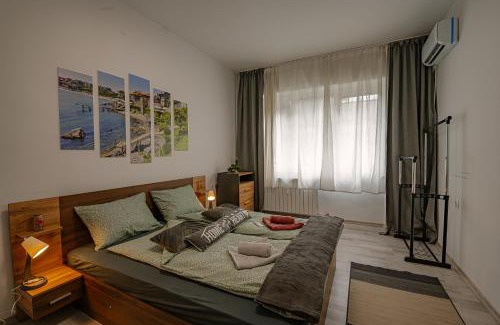 Sofia City Center Appartement | Grand Luxury Condo by NDK and National Stadium with Free Security Parking