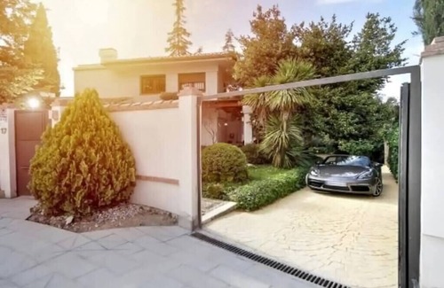 Albolote Maison | Grand Luxury Villa w/ Pool and Hottub nearby Granada