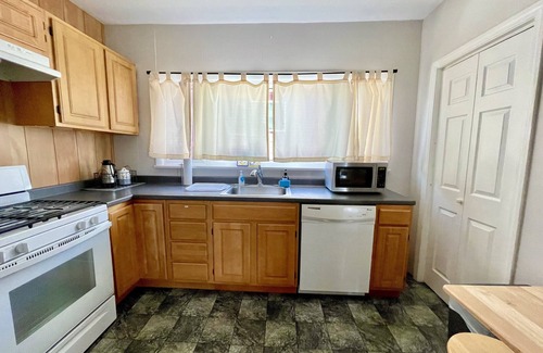 Medford Maison | Boston Cosy home, Near Tufts, Encore Casino, TD Garden, tous les grands hôpitaux