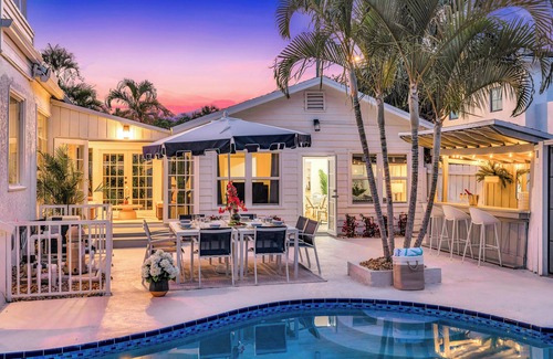 Old Northwood Maison | Historical Residence / Heated Pool / Emerald Key | RESlDENCES