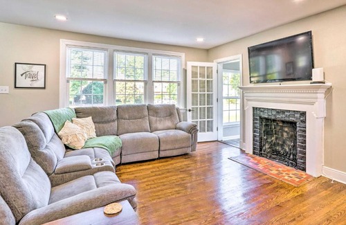 Lakeside Maison | Grand Richmond Home with Great Location and Views