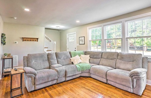 Lakeside Maison | Grand Richmond Home with Great Location and Views