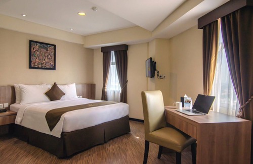 Panunggangan Utara Hôtel | Nemuru Grand Serpong