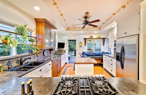 Loma Portal Maison | Grand Spanish Style 5BD w/ Huge 360 Rooftop Deck w/ Airport Views, AC, & Hot Tub!