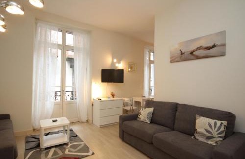 Mont-Dore Appartement | Grand Studio 27m² avec Balcon en Hyper Centre, Proche Thermes et Commodités - FR-1-608-139