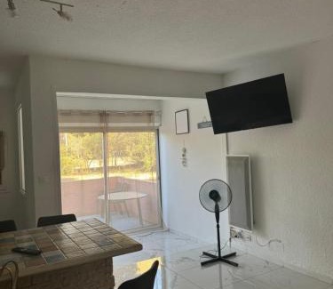 Port Rive Gauche Appartement | Grand Studio Cabine proche plage et port