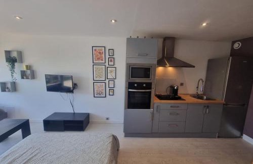 Grigny Appartement | Grand studio lumineux