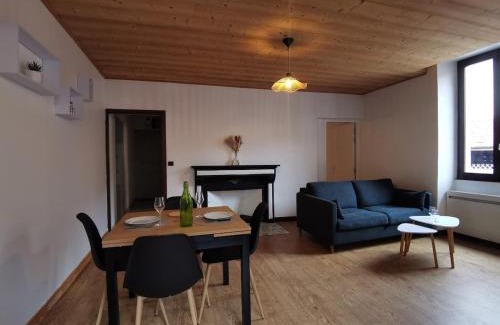 Moutiers Appartement | Grand T2 avec balcon - proche centre historique