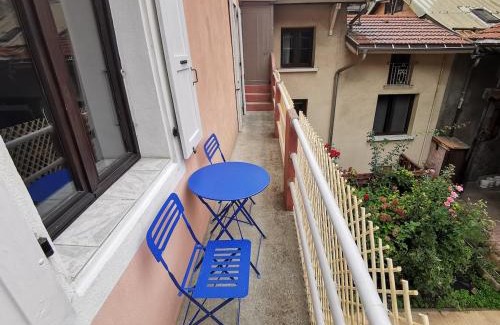 Moutiers Appartement | Grand T2 avec balcon - proche centre historique