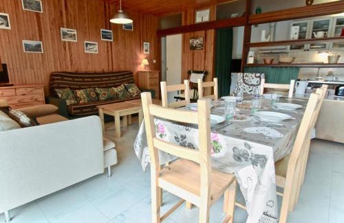 Chamrousse Appartement | Grand T2 cabine 55m² avec balcon exposé sud à Chamrousse 1650, animaux acceptés - FR-1-340-133