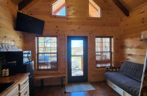 Scio Cabine | Grand Teton/Lakeview 4-6 Person Midsize Cabin