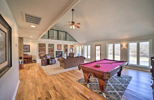 Tulsa Maison | Grand Tulsa Getaway with Private Pond, Dock and Deck