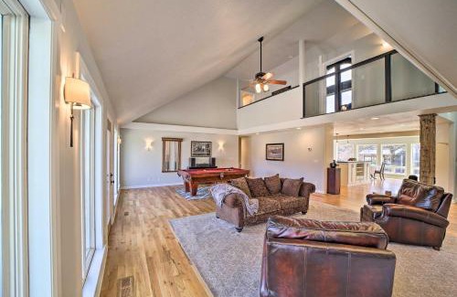 Tulsa Maison | Grand Tulsa Getaway with Private Pond, Dock and Deck
