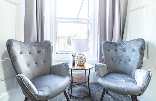 Weston-super-Mare Maison | Grand Victoria Seaside Beauty, Stones-Throw from the Beach