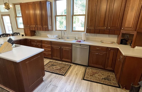 Fort Madison Maison | Grand Victorian on the Mississippi