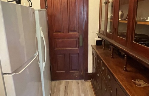 Fort Madison Maison | Grand Victorian on the Mississippi