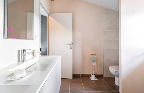 Labarthe-sur-Leze Lit Et Petit-Déjeuner | Grande chambre privée avec salle de bain et WC