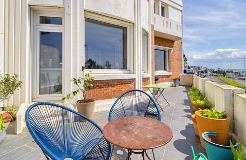 Cote Ouest Ormeaux Appartement | Grande demeure avec vue imprenable sur la mer et la plage