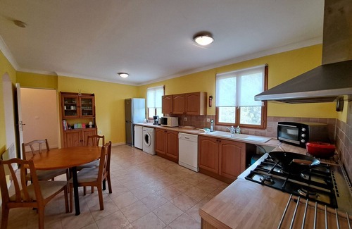 Saint-Pierre-de-Juillers Maison | grande villa avec piscine privée