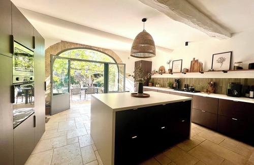Saint-Mamert-du-Gard Maison | Grande Maison de village au calme entre Uzès et Nîmes