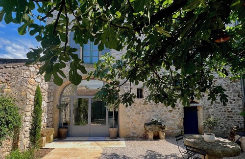 Saint-Mamert-du-Gard Maison | Grande Maison de village au calme entre Uzès et Nîmes