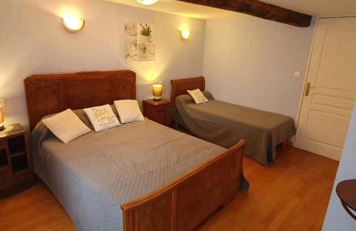 Saint-Paul-de-Vezelin Maison | Grande maison de campagne avec cheminée, jardin et Wifi - FR-1-496-273