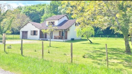 Bourgnac Maison | Grande maison à la campagne